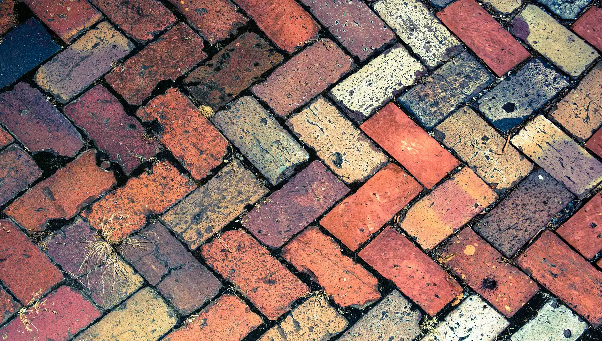 20 Creative Ways to Recycle Bricks